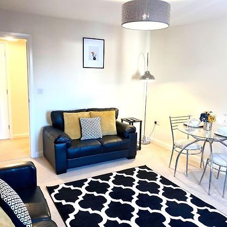 קובנטרי Amazing 2-Bed City Centre Apt With Parking מראה חיצוני תמונה