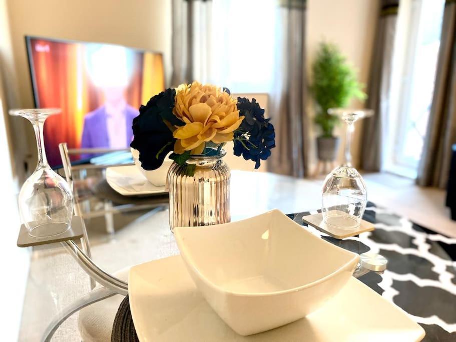קובנטרי Amazing 2-Bed City Centre Apt With Parking מראה חיצוני תמונה